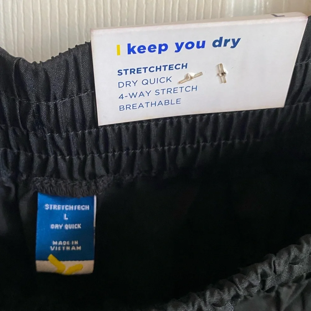 NWT Women’s Old Navy cargo active pants size L in Black - Picture 3 of 7